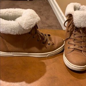 Ugg sneaker boot